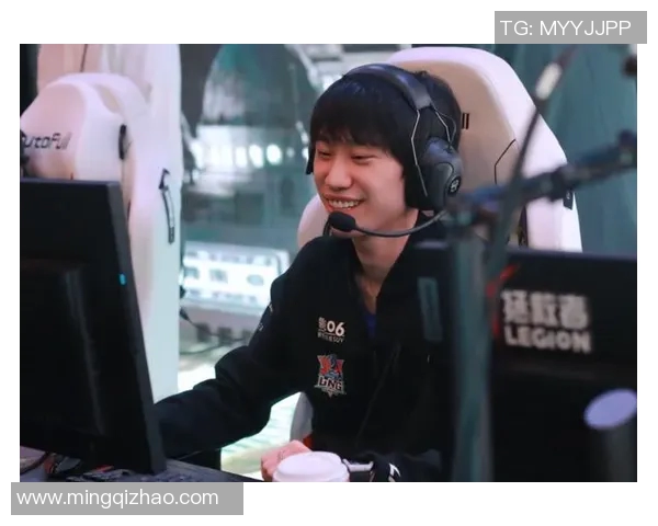 青年赛分析：FPX展现强大实力与团队协作的精彩表现